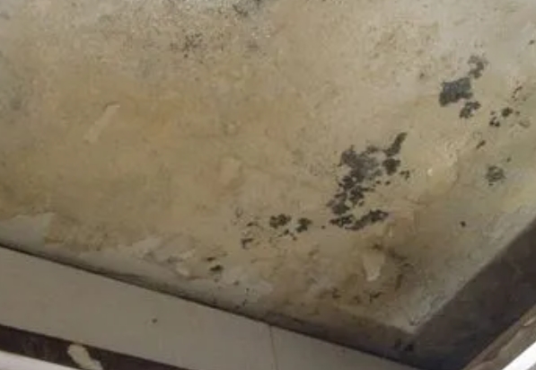 白朗阳台漏水维修公司分享下白朗卫生间渗水维修需要注意哪些问题。